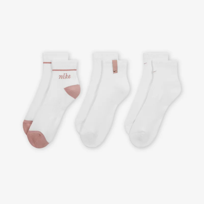 Nike Everyday Plus Cushioned Ankle Socks (3 Pairs)